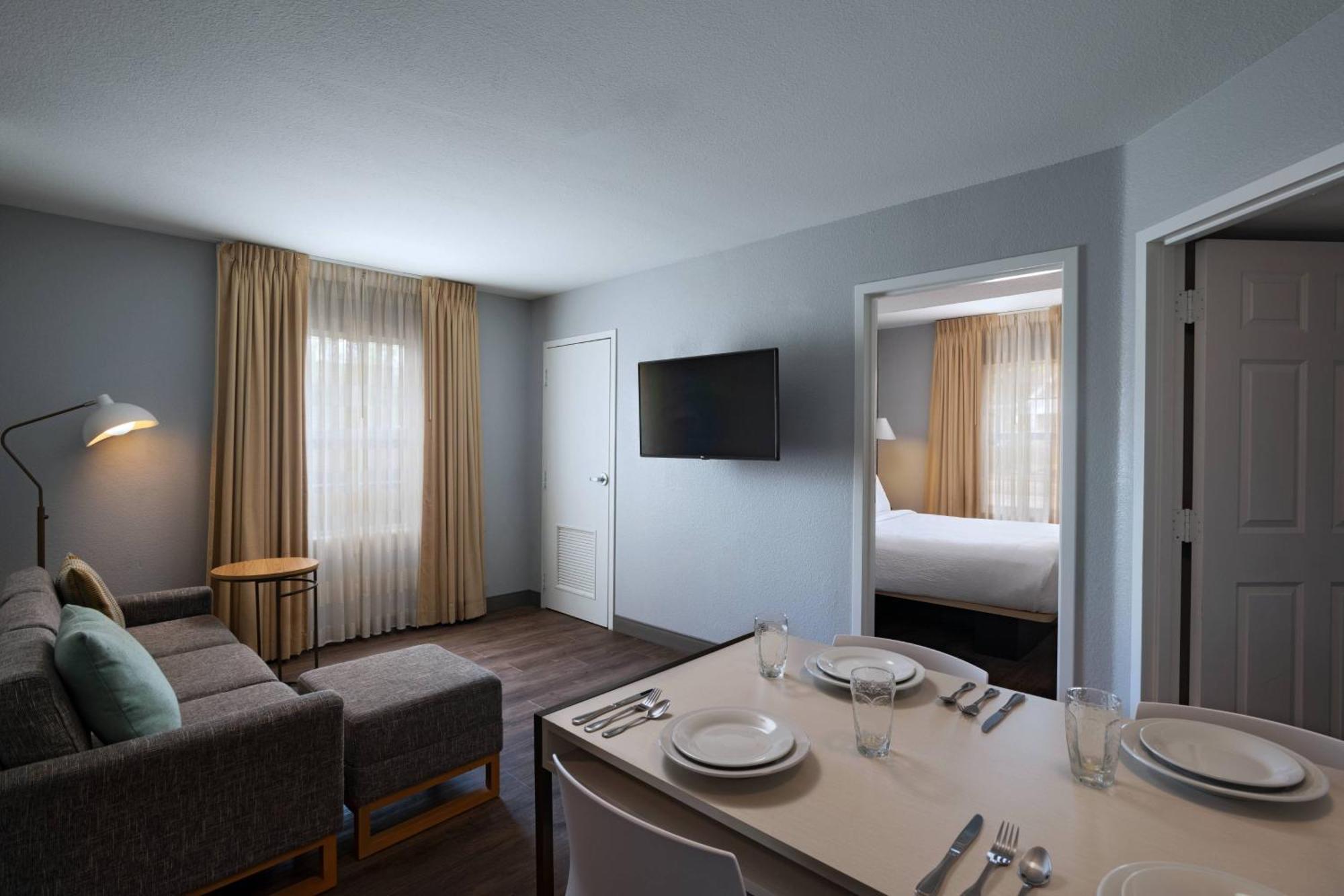 Towneplace Suites By Marriott Baton Rouge South Exterior foto
