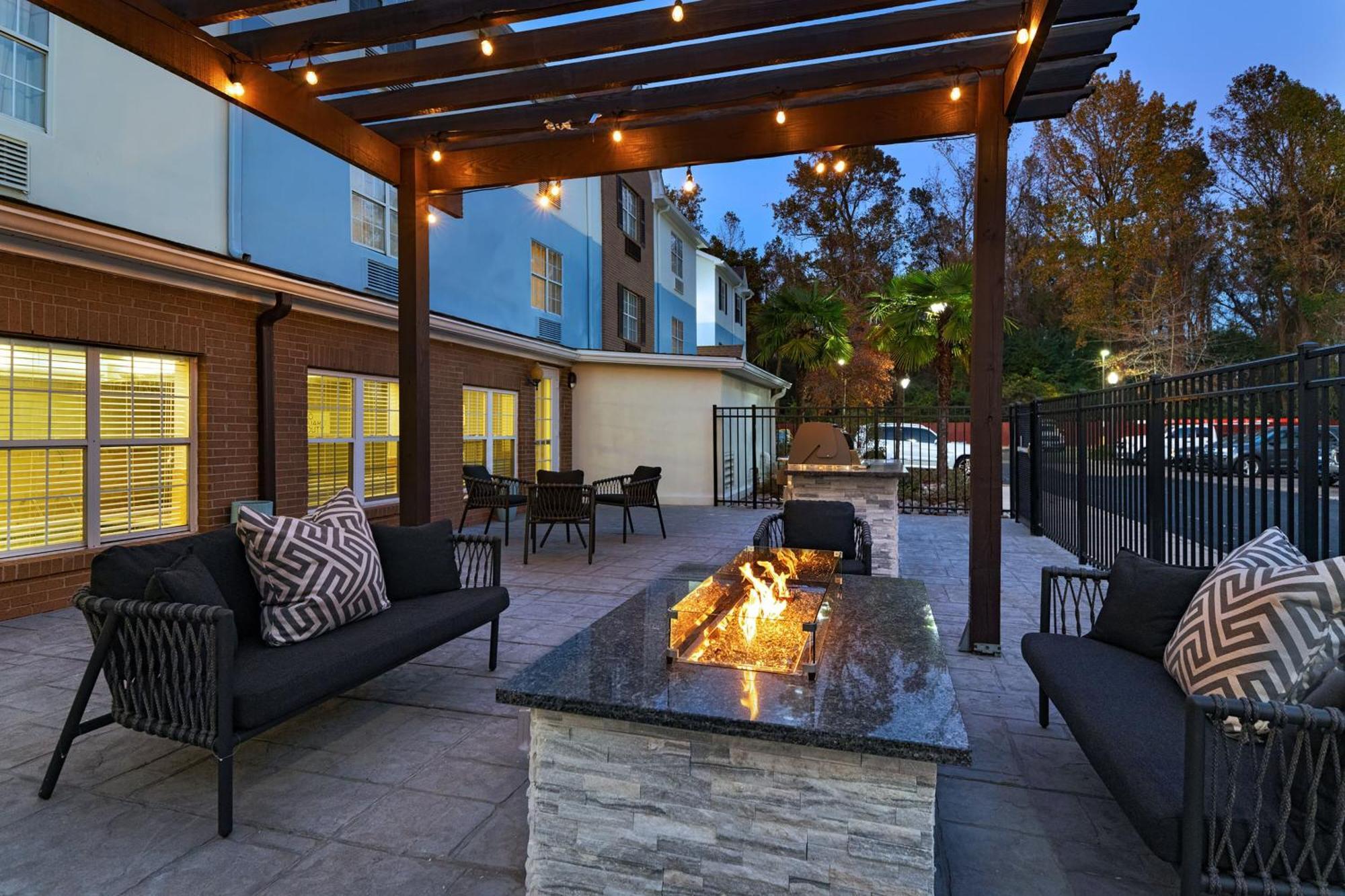 Towneplace Suites By Marriott Baton Rouge South Exterior foto