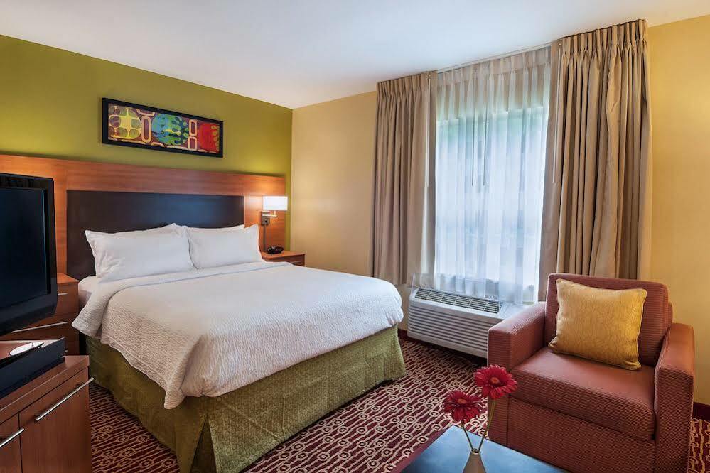 Towneplace Suites By Marriott Baton Rouge South Exterior foto
